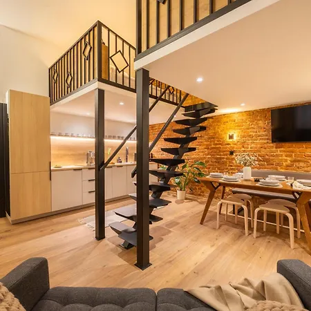 Designer Old Town Loft For 9 Ac *