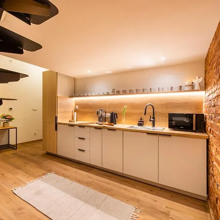 Designer Old Town Loft For 9 Ac Cracovia