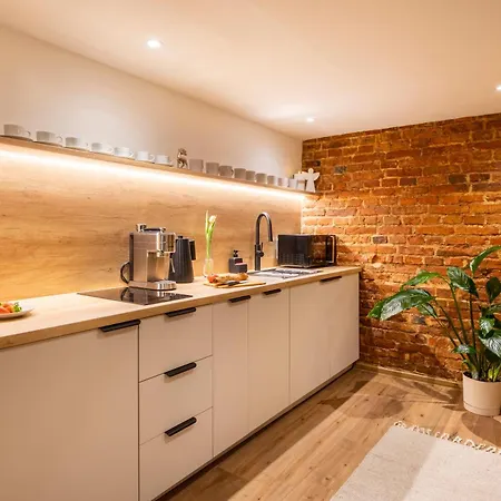 Designer Old Town Loft For 9 Ac Appartamento