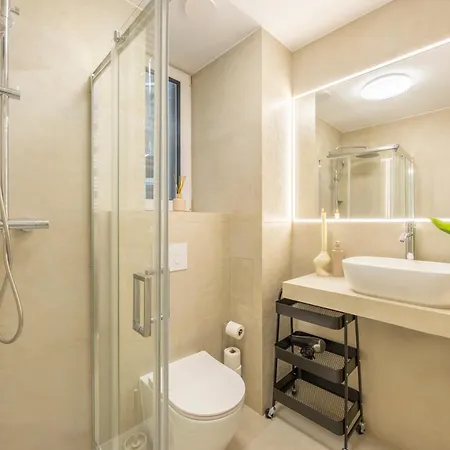 Apartamento Designer Old Town Loft For 9 Ac *