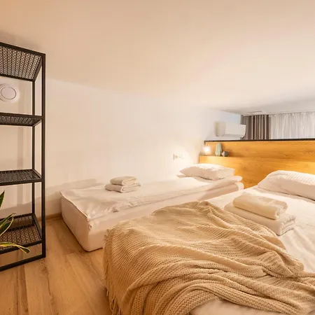 Designer Old Town Loft For 9 Ac Appartamento *